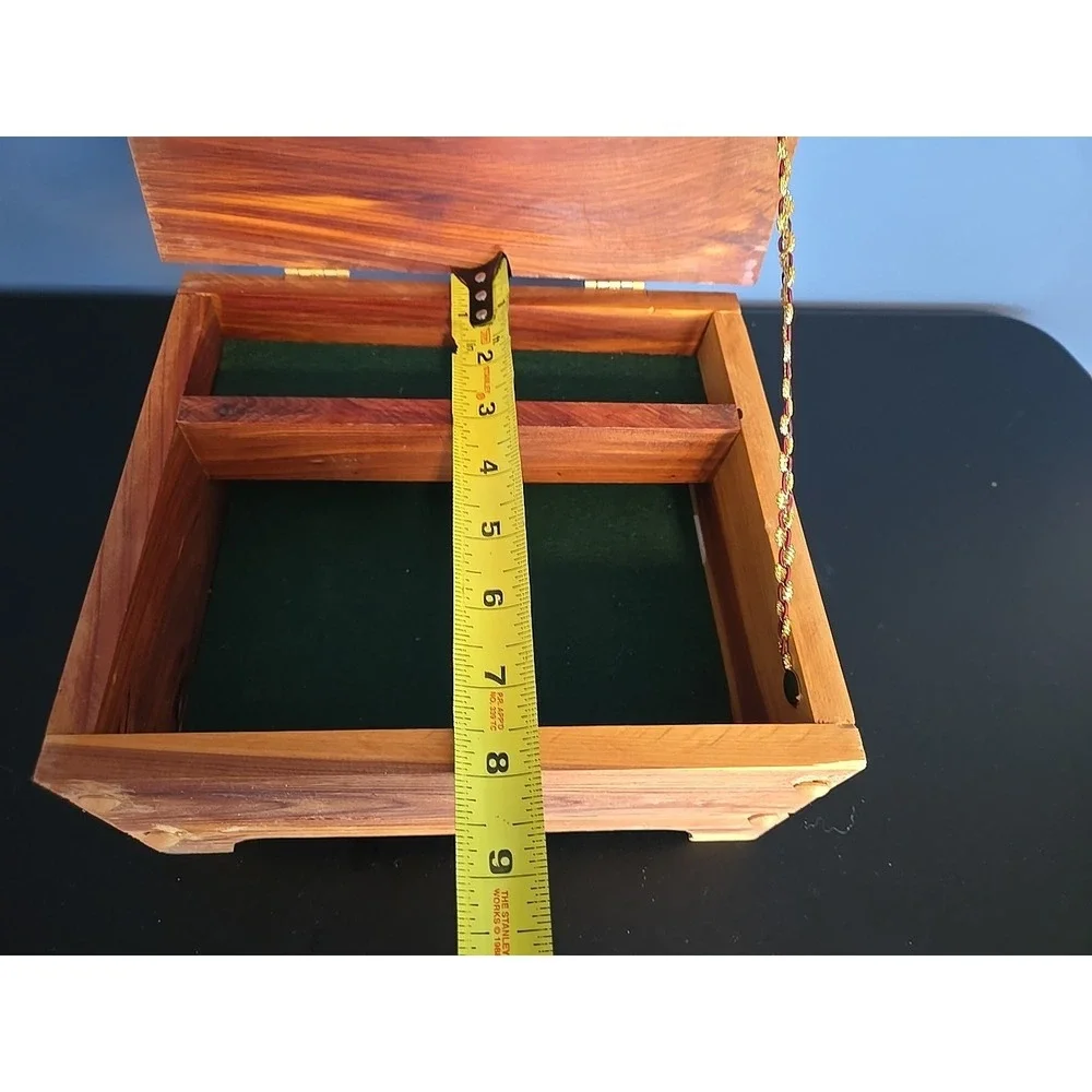 VTG Handcrafted Wooden Lidded Box‎ Felt Lined Thick Storage Trinket Cigar Hidden